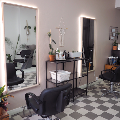 Salon Saali | Kampaamo i Helsinki Salon Saali | Kampaamo i Helsinki