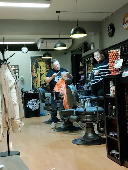 Old Garage Barbershop & Hair Salon | Parturi i Raasepori
