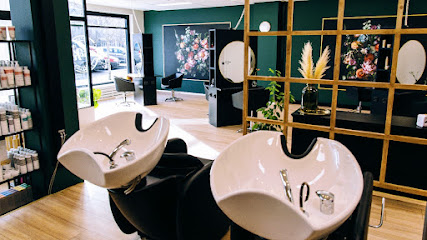 Studio Kuus | Kampaamo i Forssa