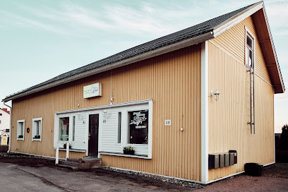 Kirsi Tuomola | Kampaamo i Nummi-Pusula Kirsi Tuomola | Kampaamo i Nummi-Pusula