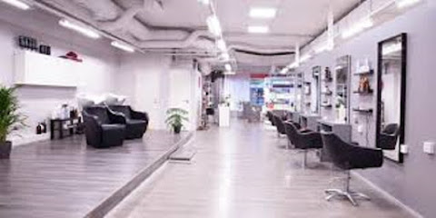 Studio Uleaborg | Kampaamo i Oulu