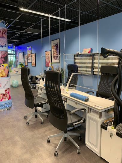 Luxury Nails & Spa | Kauneuskeskus i Helsinki