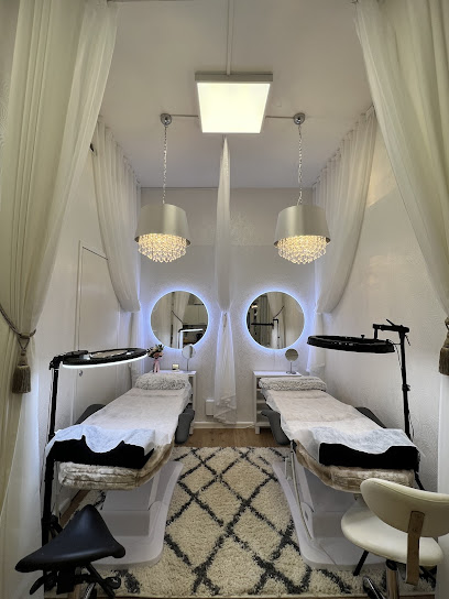Vicky Nails Design & Beauty | Kauneuskeskus i Helsinki